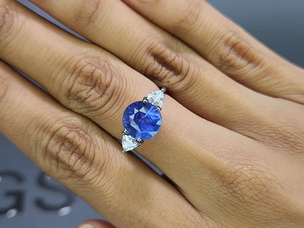 Unheated sapphire Cornflower Blue oval cut 4.08 carats, Sri Lanka Image №5