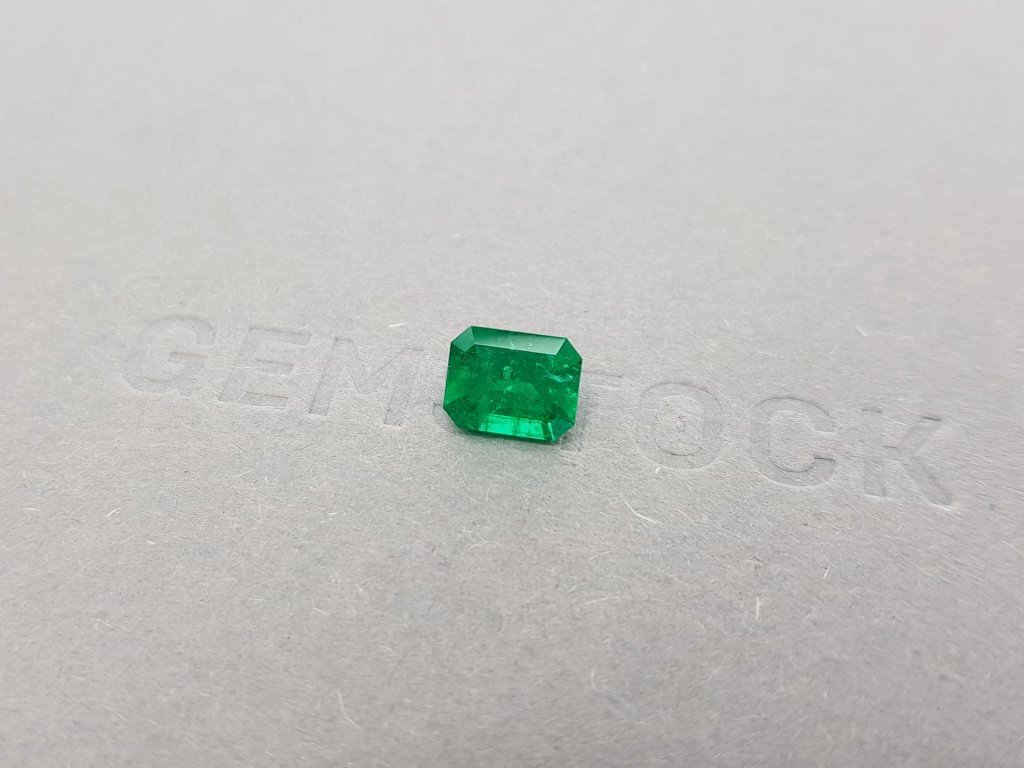 Vivid Green Emerald octagon cut 1.40 ct Colombia Image №3
