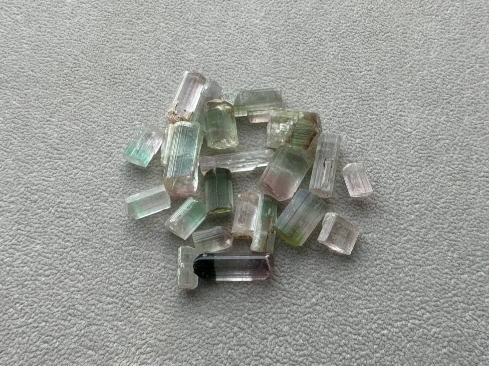 Lot #4 Raw Bi-color Tourmalines from Afghanistan 106.28 ct 20 pcs Image №3