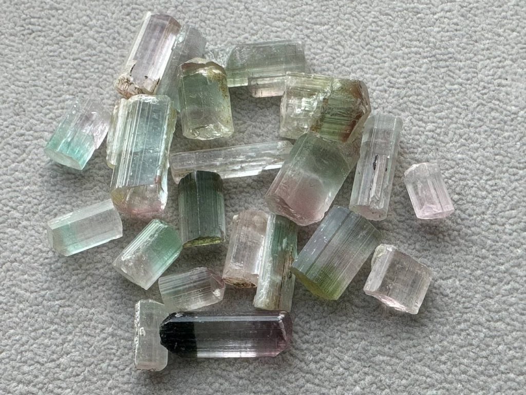Lot #4 Raw Bi-color Tourmalines from Afghanistan 106.28 ct 20 pcs Image №4