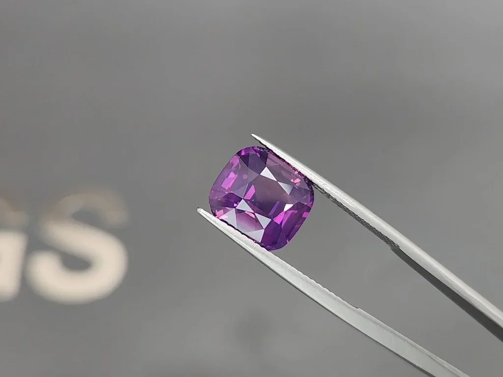 Zafiro con efecto de seda y talla cojín de color púrpura sin calentar, 6,01 quilates, Sri Lanka Image №3