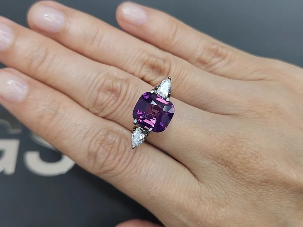 Zafiro con efecto de seda y talla cojín de color púrpura sin calentar, 6,01 quilates, Sri Lanka Image №5