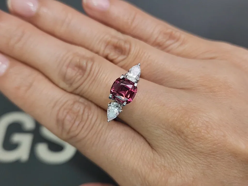 Rhodolite garnet cushion cut 2.43 carats, Tanzania Image №5