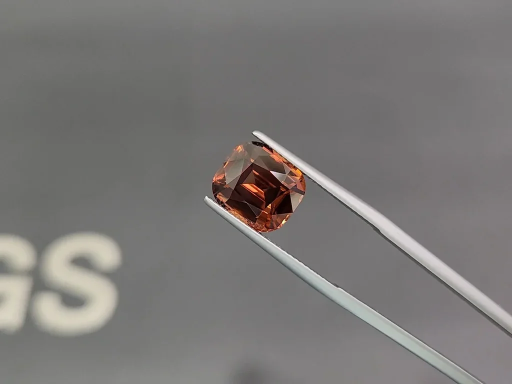 Zircon brun taille coussin de 8,08 carats, Tanzanie Image №3