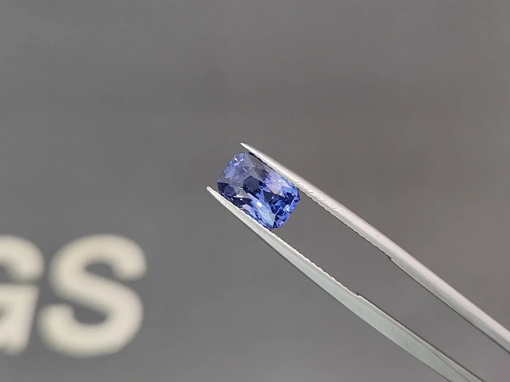 Saphir bleu taille radiant non chauffé de 3,52 carats, Sri Lanka Image №3