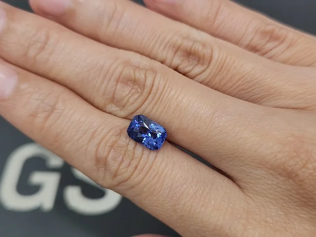 Saphir bleu taille radiant non chauffé de 3,52 carats, Sri Lanka Image №2