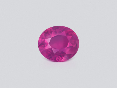 Unbeheizter, pinkfarbener saphir mit rutil-seideneffekt im ovalschliff 2,02 carats, Sri Lanka photo