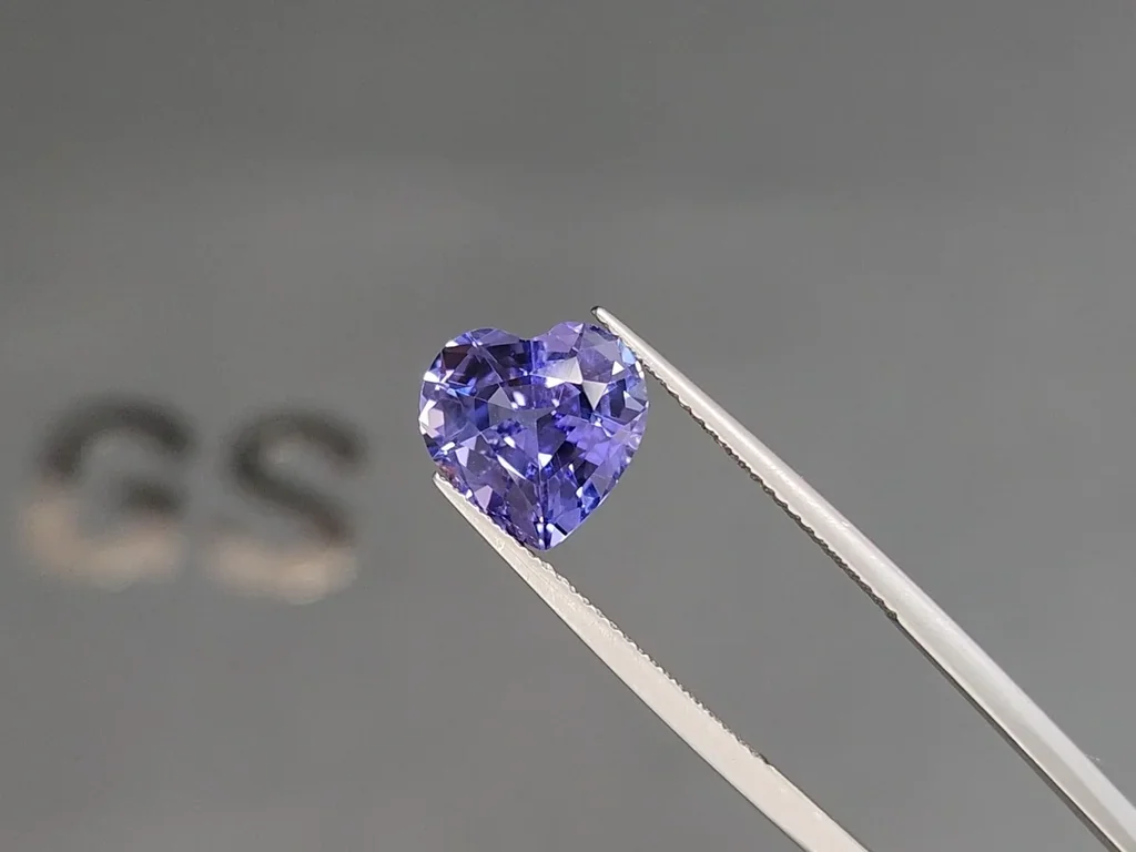 Tanzanita con corte de corazón 4.70 carats, Tanzania Image №3