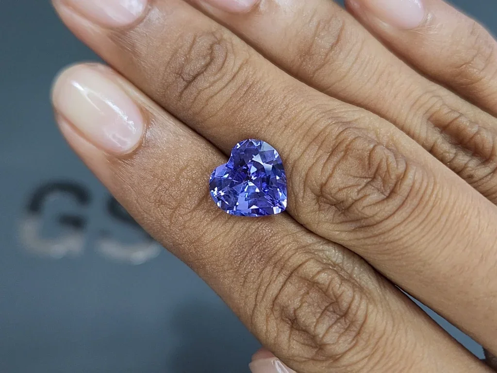Tanzanita con corte de corazón 4.70 carats, Tanzania Image №2