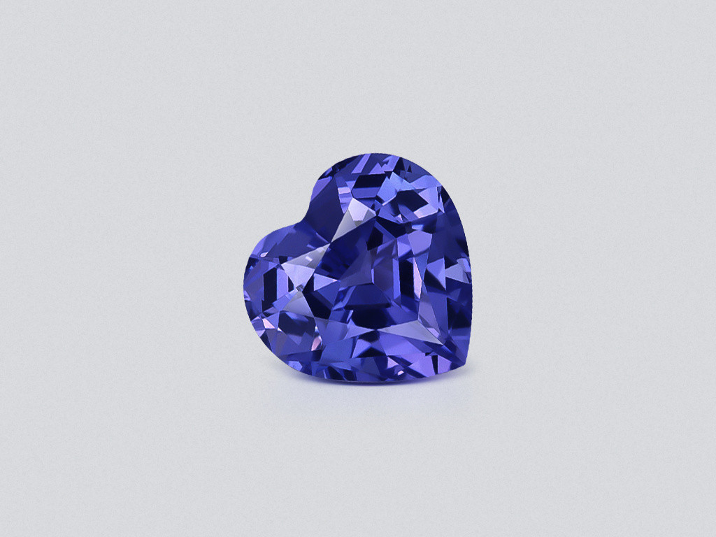 Tanzanita con corte de corazón 4.70 carats, Tanzania Image №1