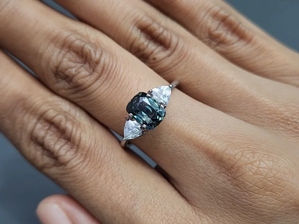 Unheated Teal sapphire cushion cut 2.57 carats, Madagascar Image №5