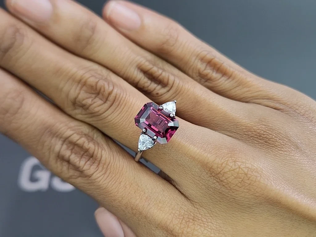 Garnet rhodolite octagon cut 4.28 carats, Tanzania Image №5
