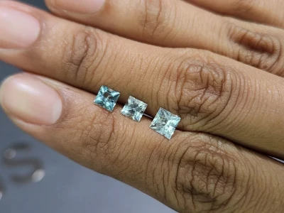 Aigue-marine taille princesse sertie de 1,49 carat, Madagascar photo