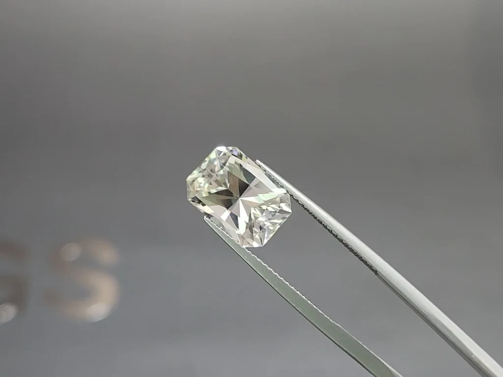 Kunzite radiant cut 5.32scarats, Pakistan Image №3