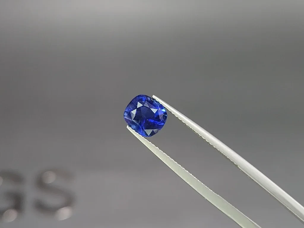Unbehandelter saphir Royal Blue im cushion-schliff 2,52 karat, Sri Lanka Image №3