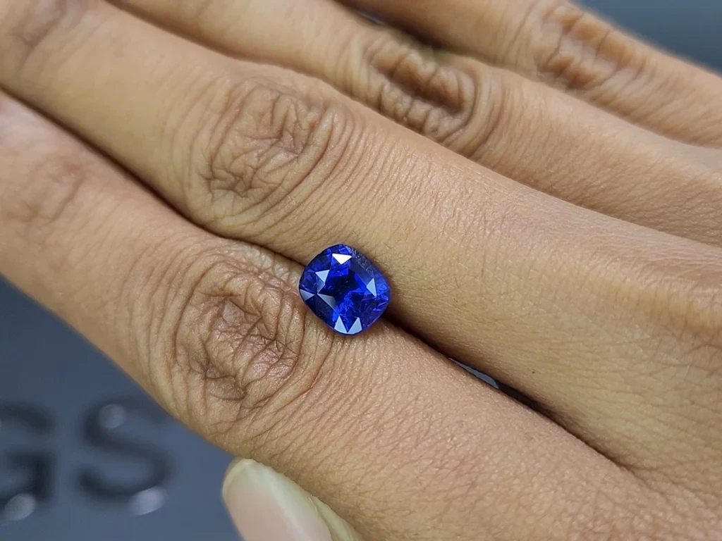 Unbehandelter saphir Royal Blue im cushion-schliff 2,52 karat, Sri Lanka Image №2