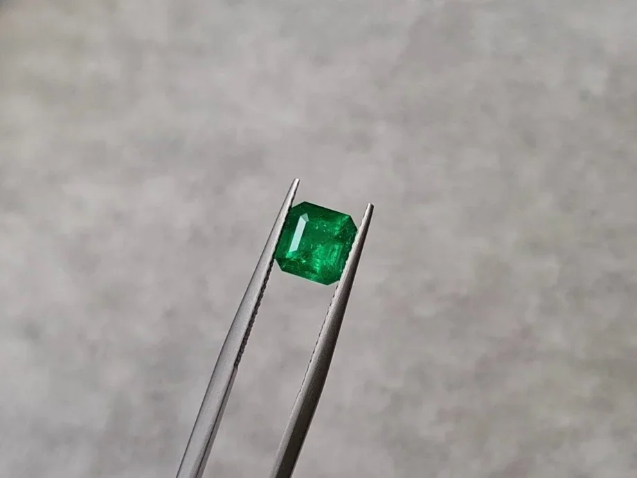 Colombian emerald octagon shape 1.41 ct Image №3