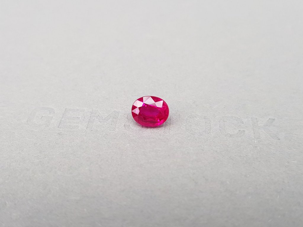 Vibrant pinkish-red oval cut ruby 2.03 ct, Mozambique Image №3