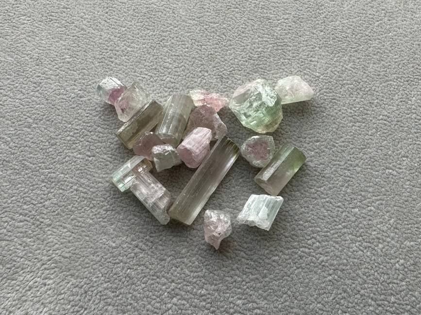 Lot #5 Raw Bi-color Tourmalines from Afghanistan 75.17 ct 18pcs photo
