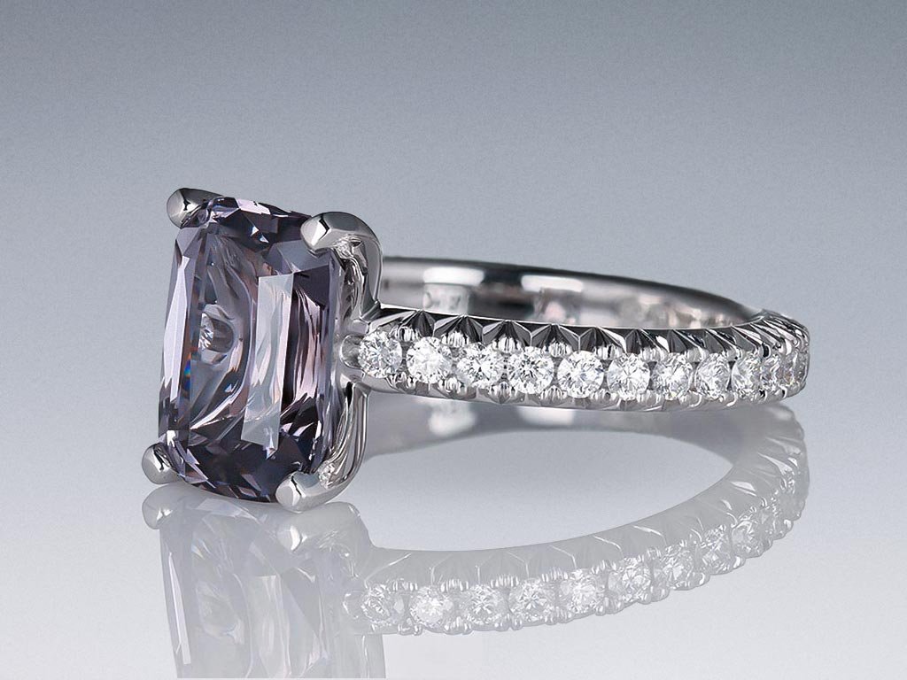 Ring with lavender spinel 3.41 ct and diamonds in 18K white gold Image №3