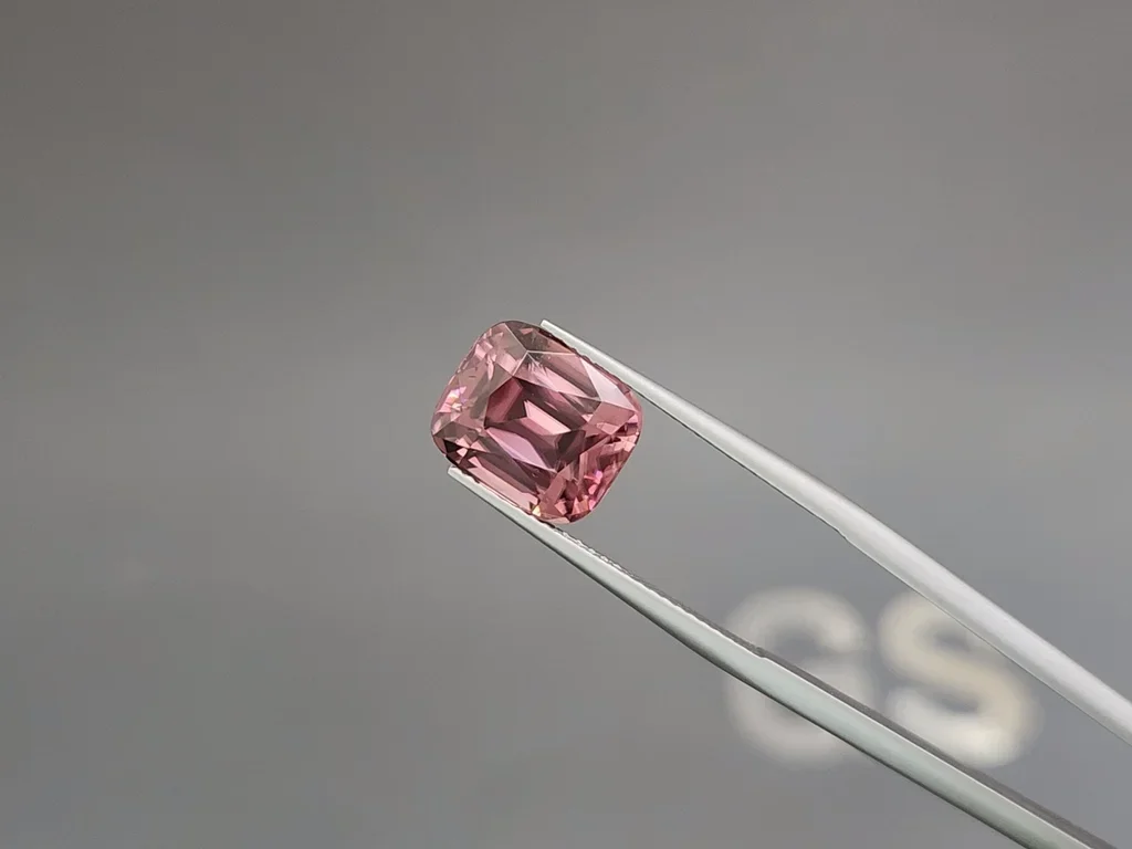 Pink-red cushion-cut natural zircon 8.17 carats, Sri Lanka Image №3