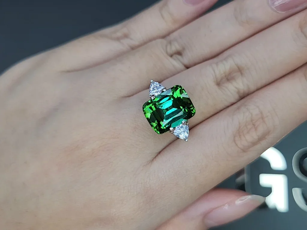 Turmalina policromada de talla cojín de 7,90 carats, Nigeria Image №5