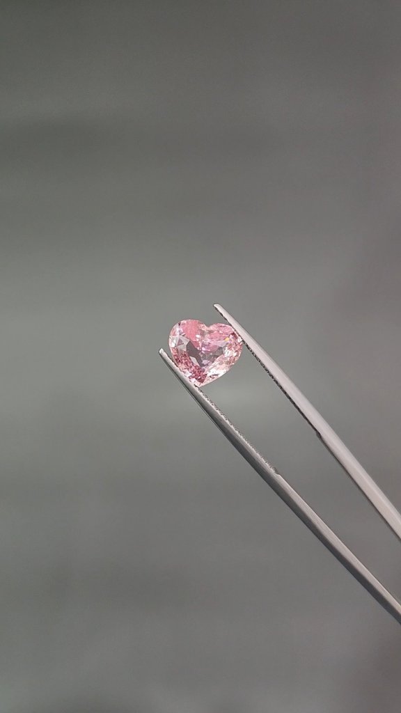 Saphir Padparadscha taille cœur non traité, 2,51 ct, Sri Lanka Image №1