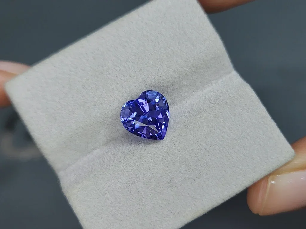 Tanzanite heart shape 3.66 carats, Tanzania Image №4