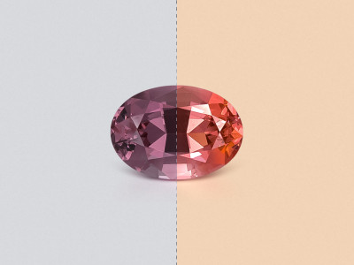 Garnet color change effect oval cut 1.13 carats, Tanzania photo
