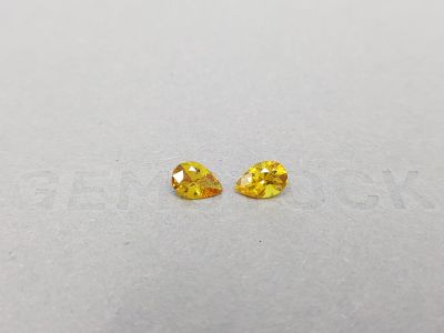 Pair of vivid yellow pear shape sapphires 1,04 ct, Madagascar photo