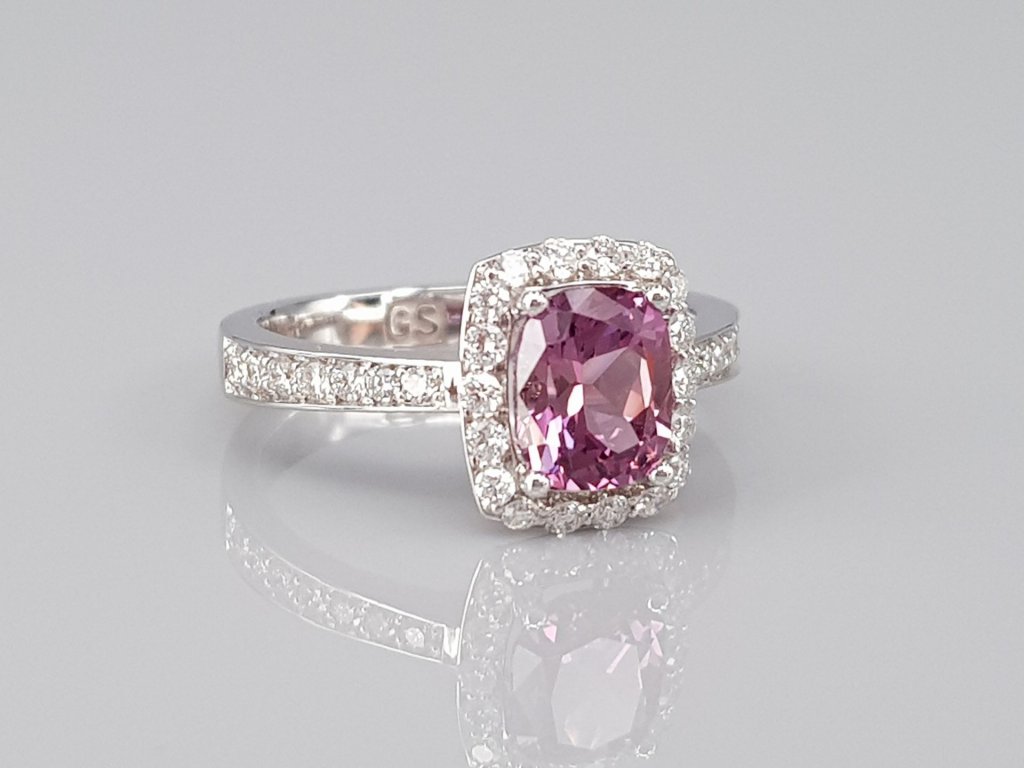 Ring with pink sapphire 1.41 ct and diamonds in 18K white gold Image №2