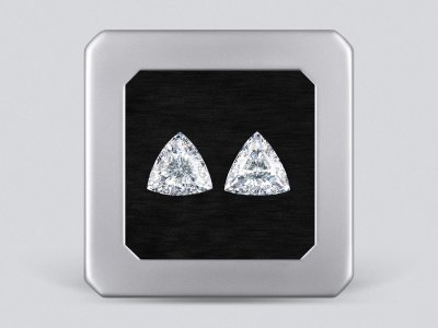 Pair of matching side diamonds F/VS 0.75 in trillion shape photo
