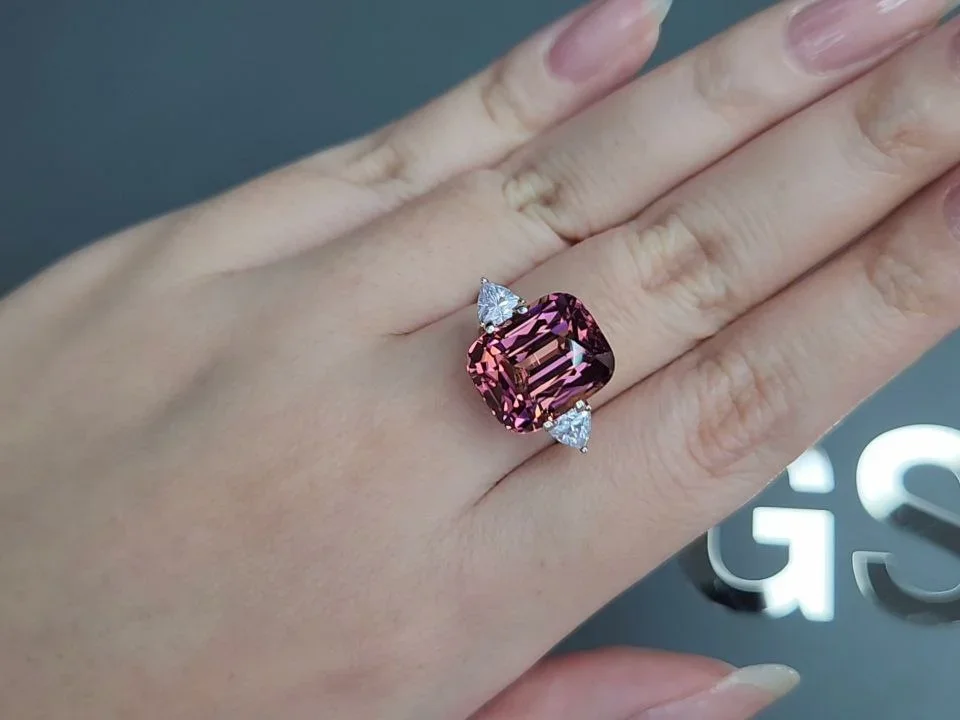 Rot-orangefarbener Turmalin im Kissenschliff, 9,63 Karat, Afrika Image №5