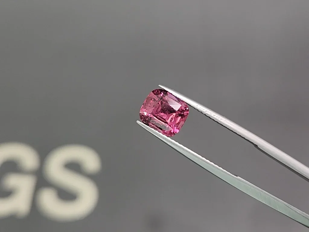 Grenat rhodolite taille coussin 3,14 carats, Tanzanie Image №3