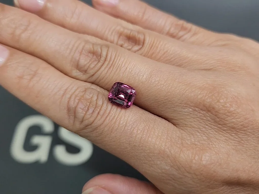 Grenat rhodolite taille coussin 3,14 carats, Tanzanie Image №2