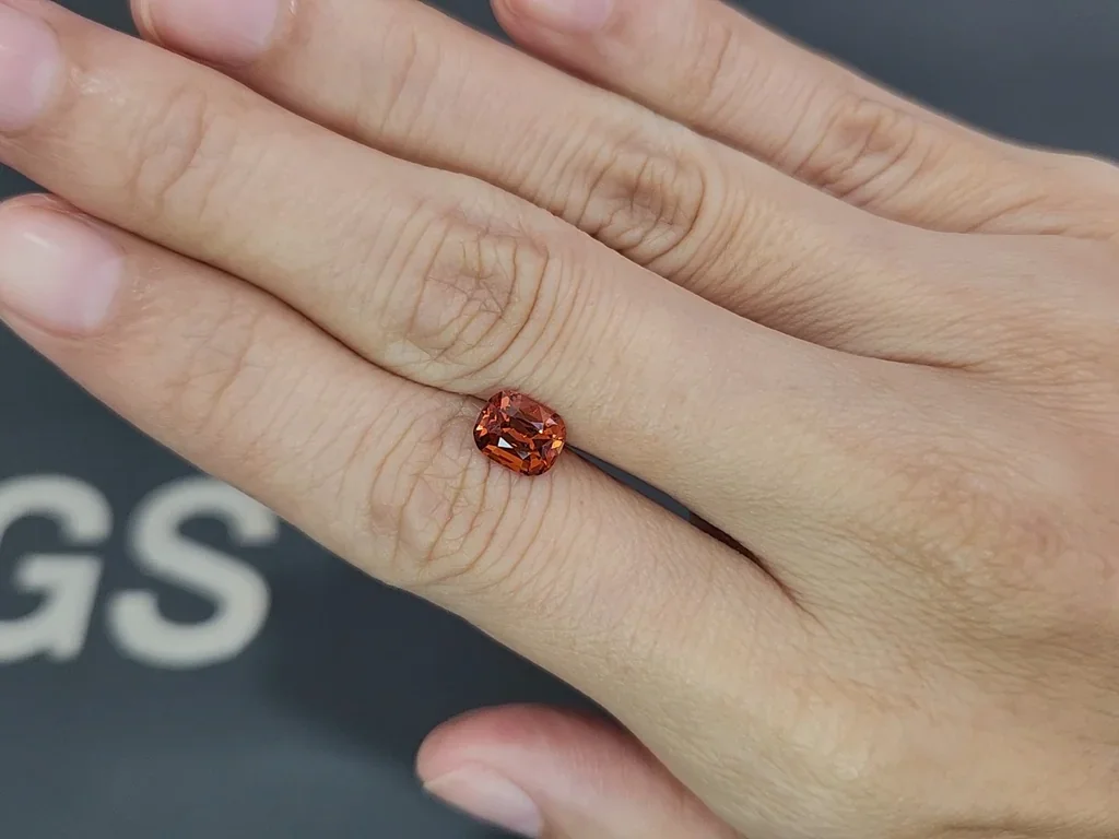 Spessartine orange vif taille coussin 1,73 carat, Afrique Image №2