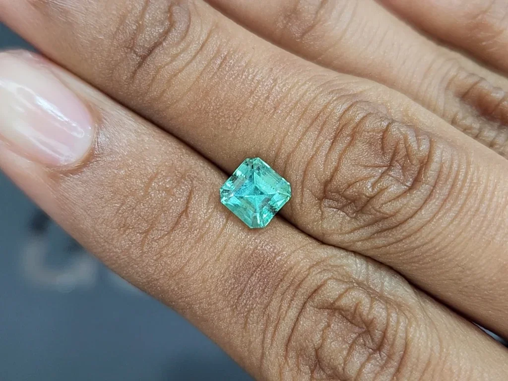 Smaragd im asscher schliff 1,41 karats, Russland Image №2