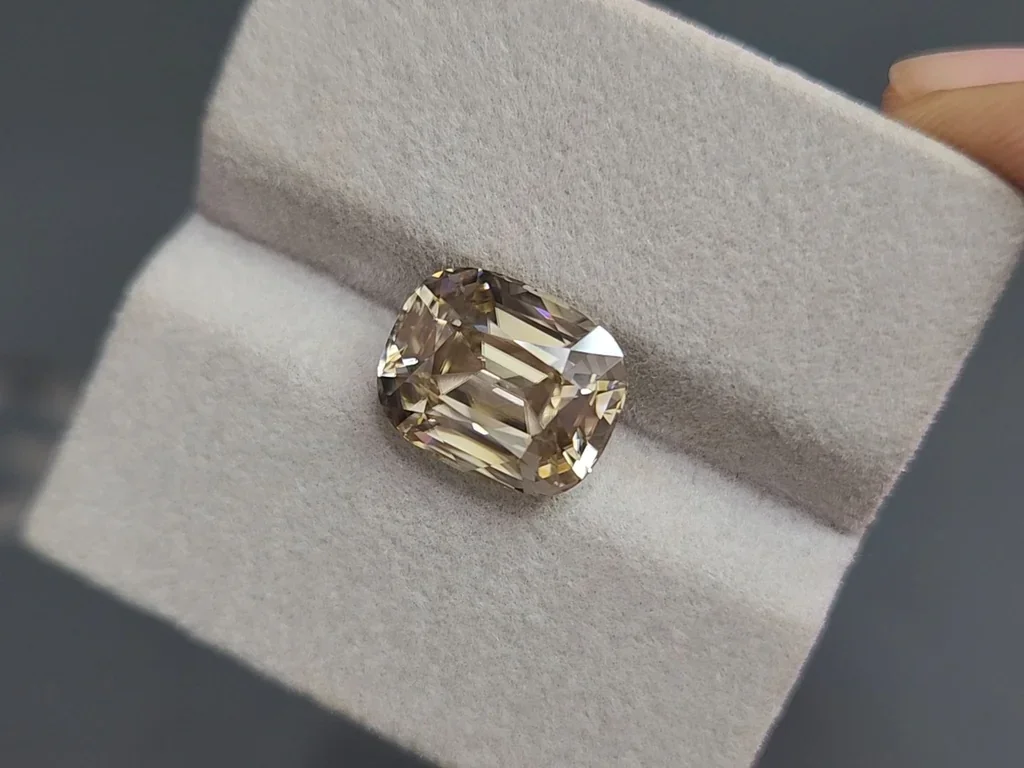 Yellow zircon cushion cut 9.83 carats, Africa Image №4
