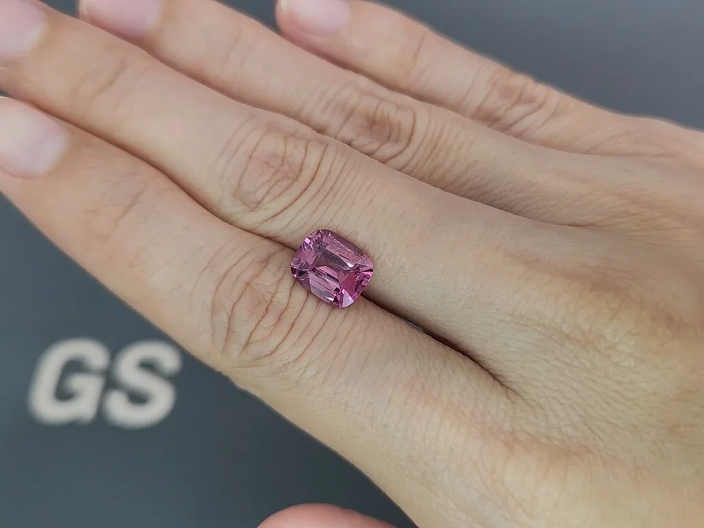 Granate púrpura de talla cojín de 2,96 quilates, África Image №2