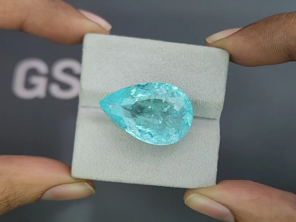 Une grande tourmaline Paraiba taillée en néon 23,08 carats, Mozambique Image №4