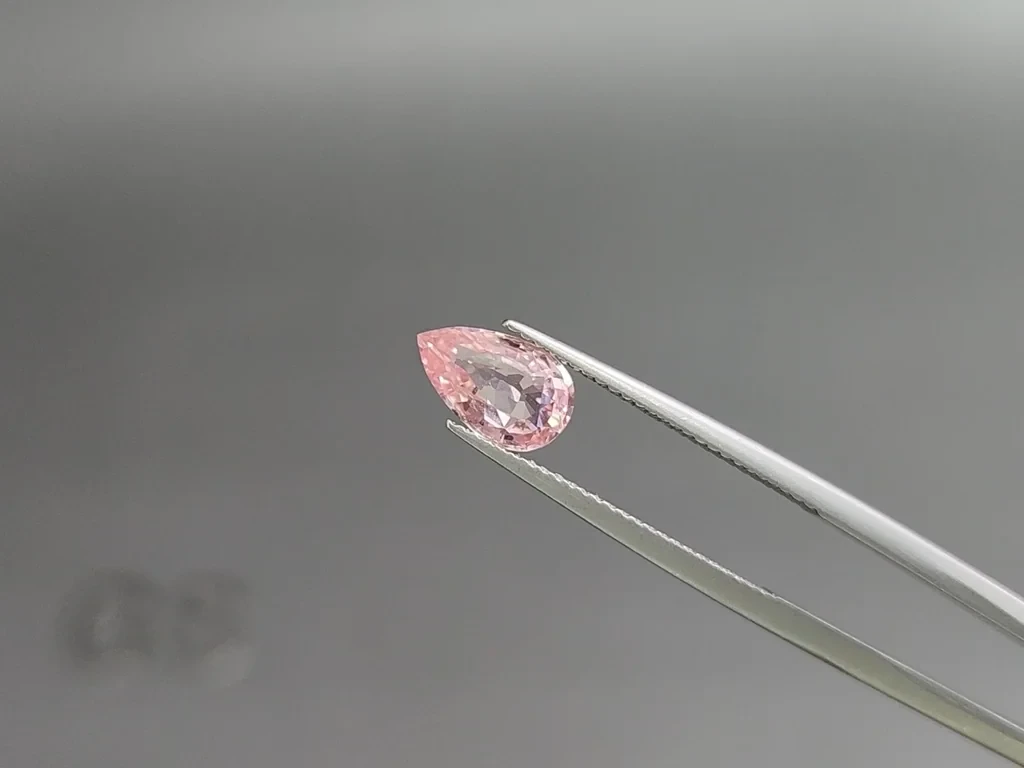 Unbehandelter Padparadscha saphir im birnenschliff 1,61 karat, Sri Lanka  Image №4