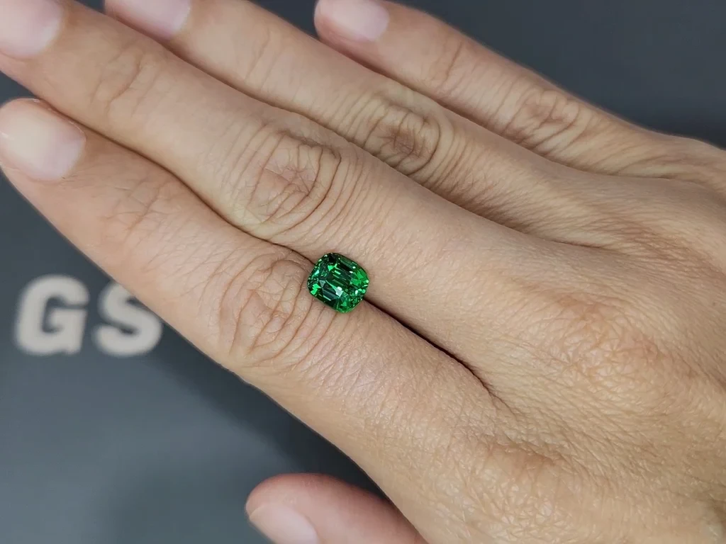 Garnet tsavorite Vivid Green cushion cut 2.02 carats, Africa Image №2