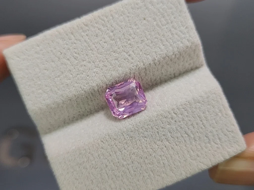 Lila rosa Mahenge spinell im radiant schliff 3,07 karat, Tansania Image №4