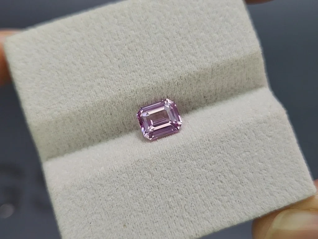 Unheated pink sapphire in octagon 1.51 carats, Sri Lanka Image №4