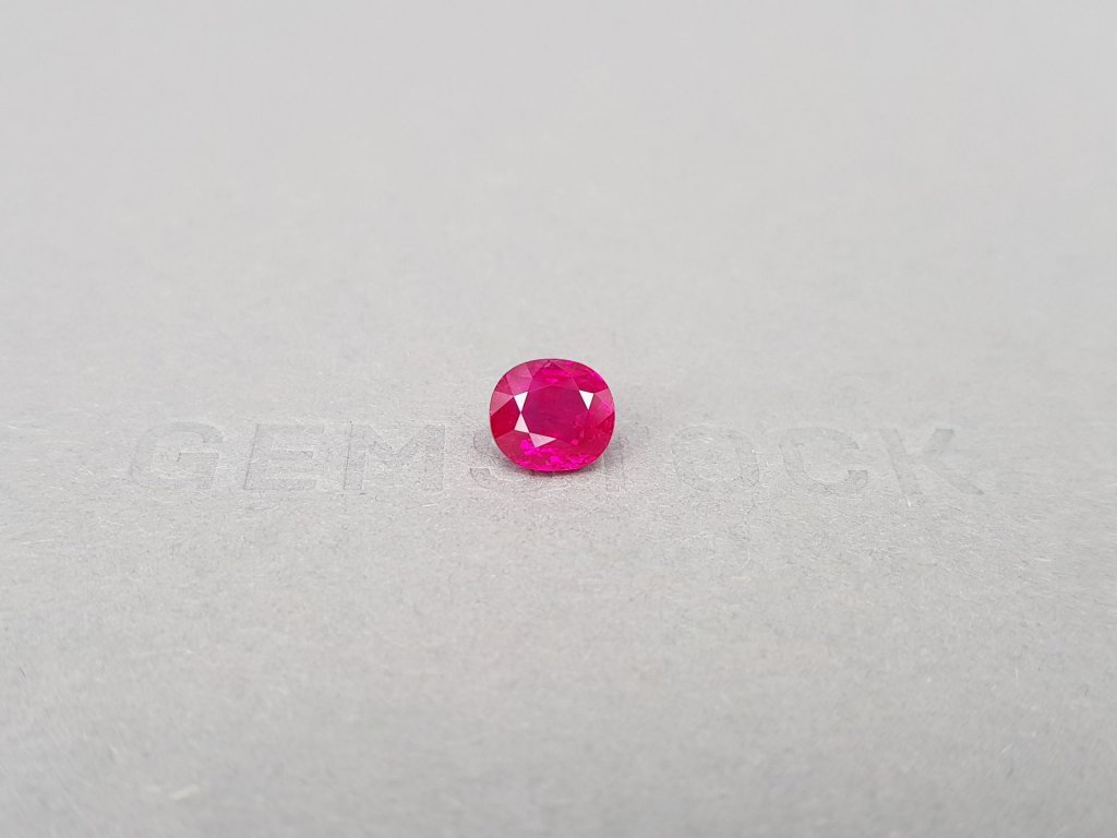 Vibrant pinkish-red ruby from Mozambique in oval cut 2.21 ct Image №1