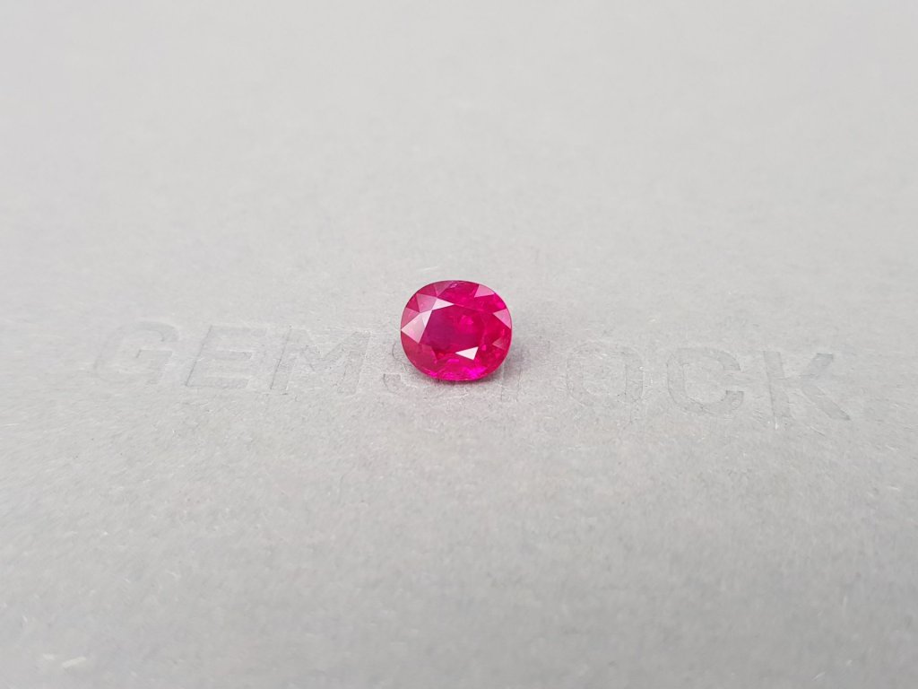 Vibrant pinkish-red ruby from Mozambique in oval cut 2.21 ct Image №3