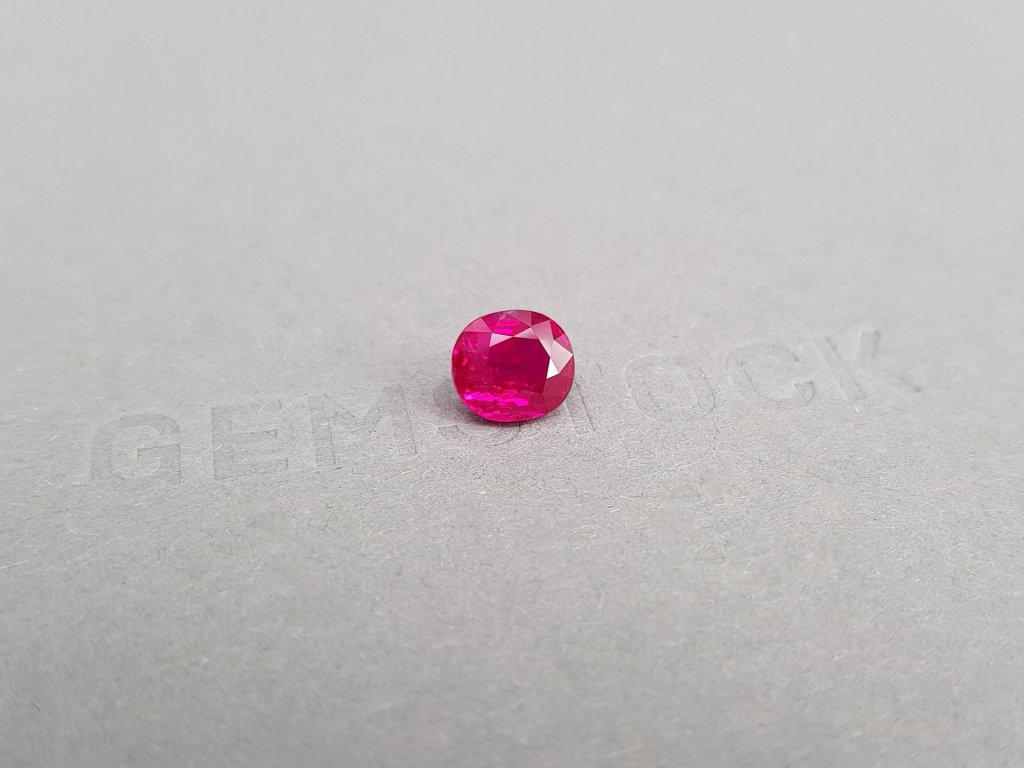 Vibrant pinkish-red ruby from Mozambique in oval cut 2.21 ct Image №2