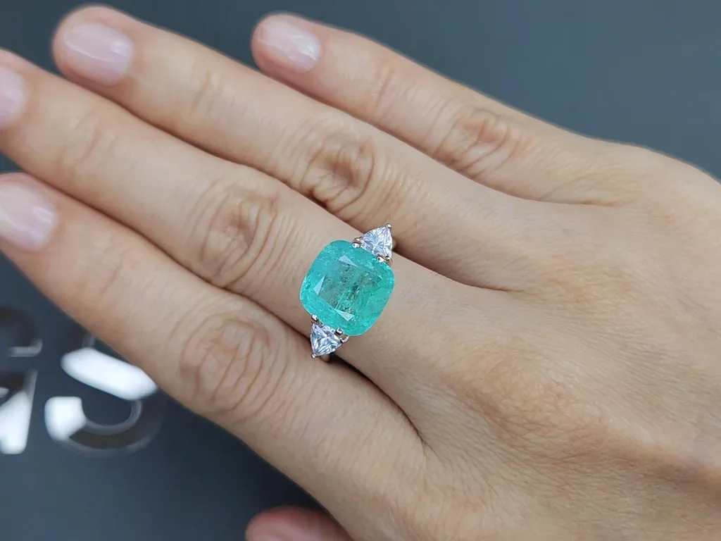 Tourmaline Paraiba taille coussin bleu verdâtre fluo 4,70 carats, Mozambique Image №5