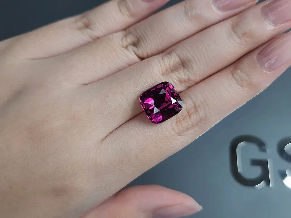 Granat rhodolith im kissenschliff 10,85 karat, Tansania Image №2