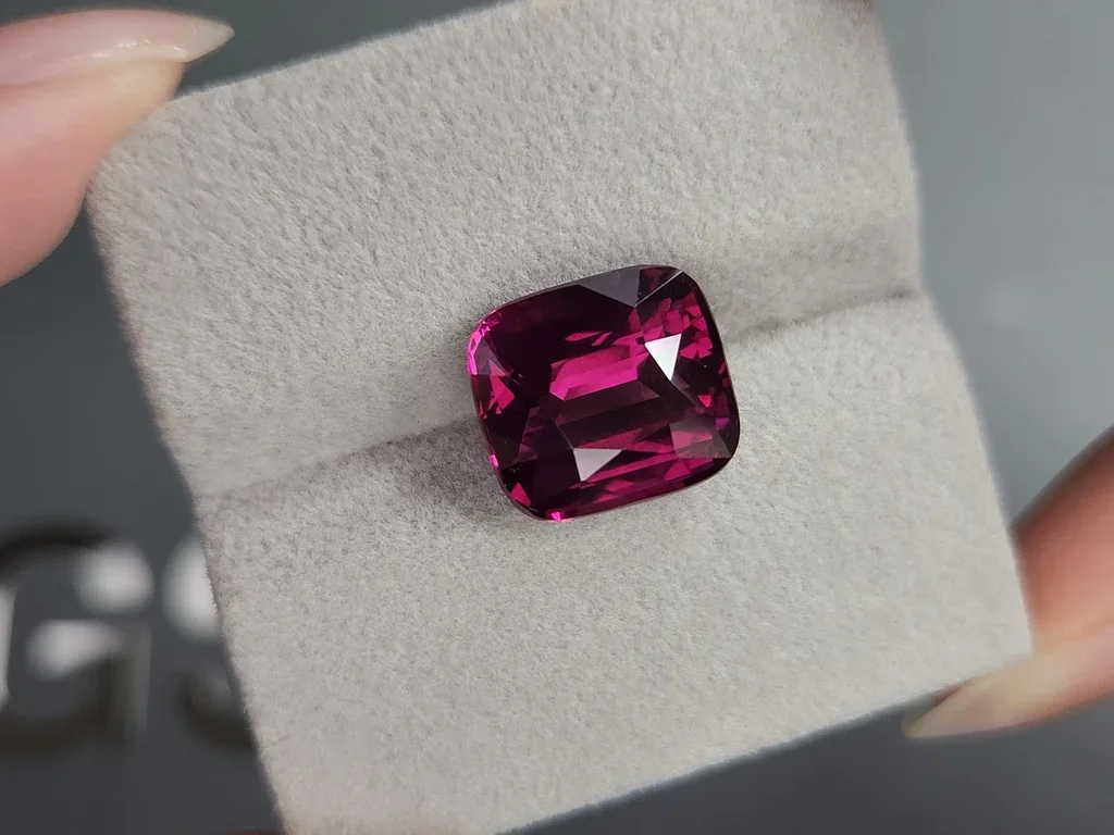 Granat rhodolith im kissenschliff 10,85 karat, Tansania Image №4